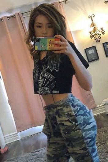 Poki Wants You To Cum On Her Thicc Ass Scrolller