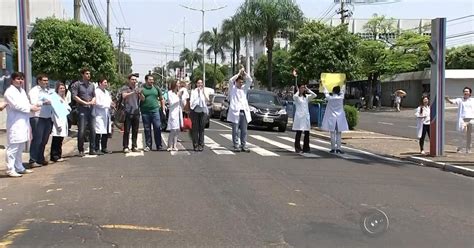 G1 Médicos Residentes Fazem Paralisação No Hb Em Rio Preto Notícias Em Rio Preto E Araçatuba