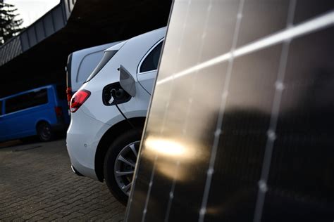 Solarstrom für Elektroautos Wie ihr an 10 000 Euro Förderung der