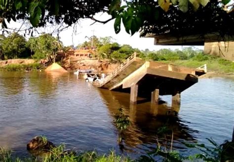 MORTOS E FERIDOS Após desabamento de ponte trecho da BR 319 fica