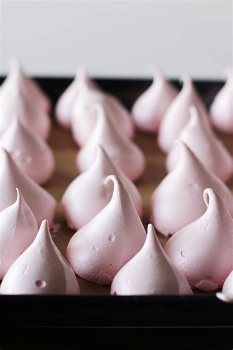 Meringue Kisses – HonestlyYUM