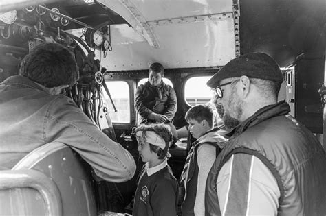 Scouts and Guides visit Flying Scotsman - Keighley & Worth Valley Railway