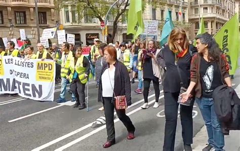 Más de 2 000 personas se manifiestan en Barcelona en defensa de la