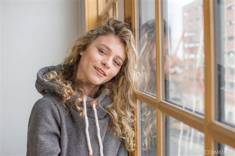 Lovely Leggy Blonde Babe Alice Porn Pic