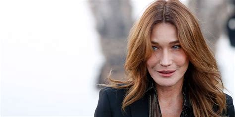 Je Ne Suis Pas Du Tout En R Mission Carla Bruni Donne Des Nouvelles