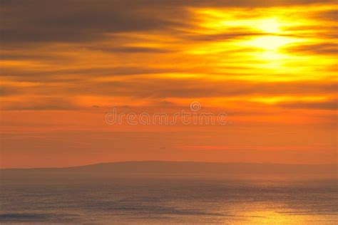 Por Do Sol Ou Nascer Do Sol Sobre A Superf Cie Do Mar Imagem De Stock