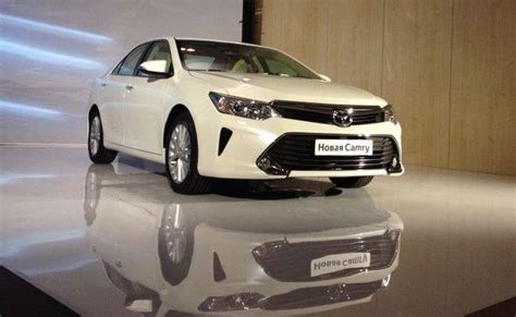 New Toyota Camry Facelift Unveiled India Launch Next Year Carandbike