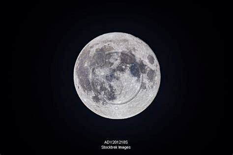 Full Moon at Apogee | Stocktrek Images