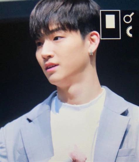 Pin De Josefina Recavarren En Jaebum