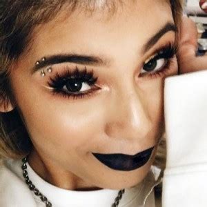 Kirstin Maldonado Makeup Black Eyeshadow Charcoal Eyeshadow Green