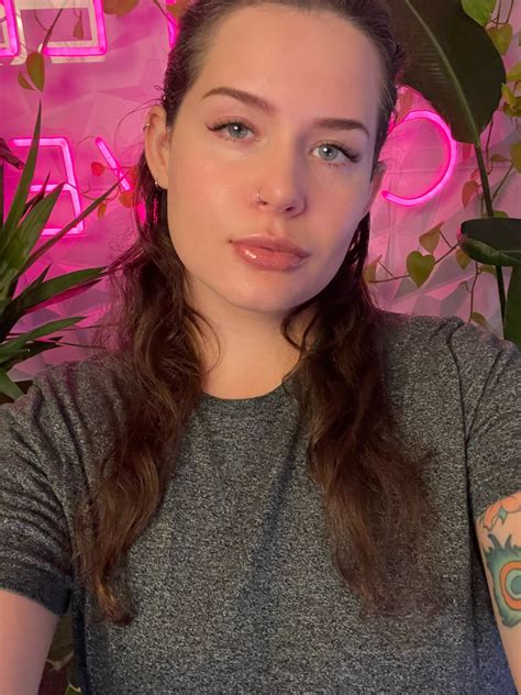 TW Pornstars - 1 pic. Little Clover ☘ Top 0.81% On OnlyFans. Twitter