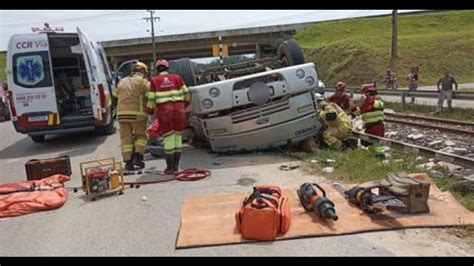 Trabalhador Morre Esmagado Ap S Tombar Caminh O Na Br Jornal Raz O