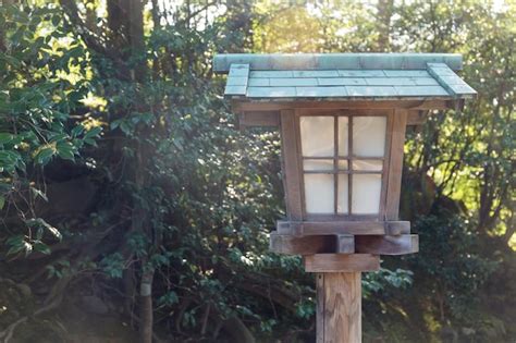 Linterna De Madera Japonesa Foto Premium