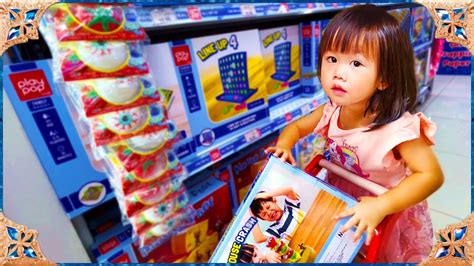 1 Year Old Jess Goes Shopping At Toy Store Youtube