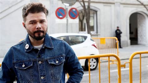 Rufián se hace militante de ERC Lo hago por las rejas con las que