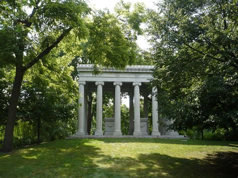 Graceland Cemetery - Chicago, United States | CityDays