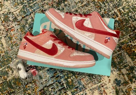 Nike Nike Sb Dunk Low Strange Love Grailed