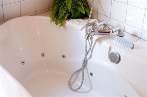 Cleaning your Whirlpool Tub | Terry's Plumbing | Pittsburgh