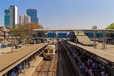 Dadar Railway Station | Rail Mantri