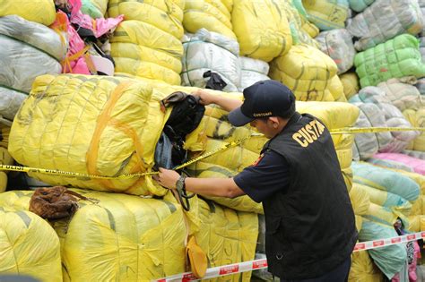 Bea Cukai Dan Bareskrim Polri Sita Tujuh Ribu Bal Pakaian Bekas Asal Impor