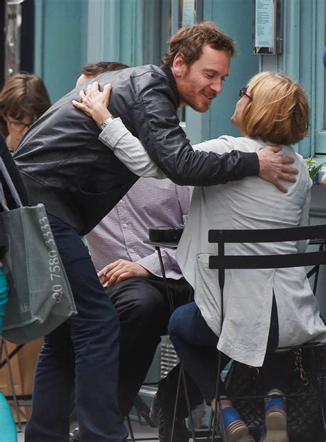 Michael Fassbender Out With Friends In London And New International Trailer For Macbeth Lainey