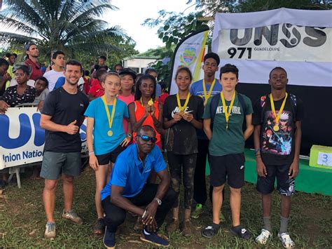 Cross UNSS une équipe du collège MDA championne académique Journal