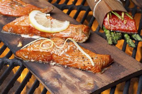 Fisch Grillen So Wird Gegrillter Fisch Zart Und Saftig FIT FOR FUN