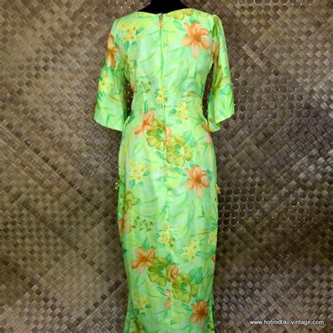 1970s Ladies Andrade Green Polyester Hawaiian Dress Hrtv