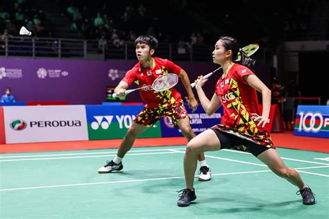 Bangkok Post Supak And Supissara Bring Cheer Ratchanok Stumbles