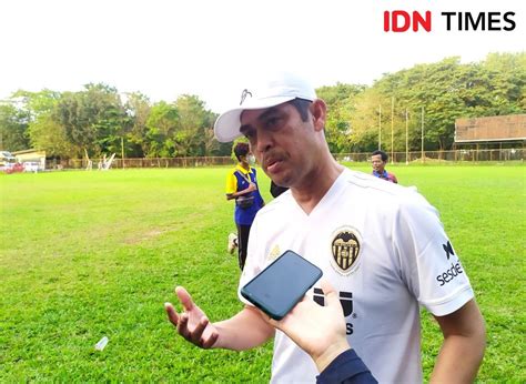 Nil Maizar Minta Maaf Langkah Sriwijaya FC Terhenti