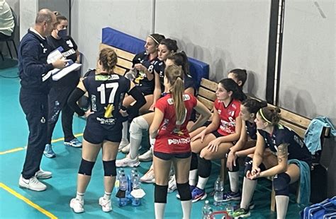 C Femminile La Pallavolo Casciavola Saluta E Ringrazia Coach Barboni