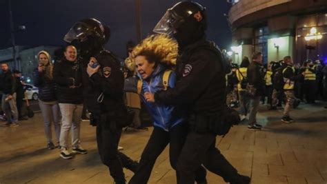 Russie De Nombreuses Arrestations Lors De Manifestations Contre La