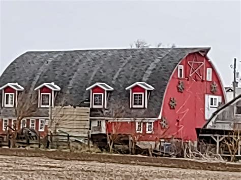 Backroads & Barns of Mid-America | Nice Old Barn in Northern Illinois