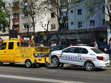 Foto Video Un Poli Ist A Provocat Un Accident N Lan N Municipiul