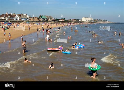 Walton On The Naze Essex Hi Res Stock Photography And Images Alamy