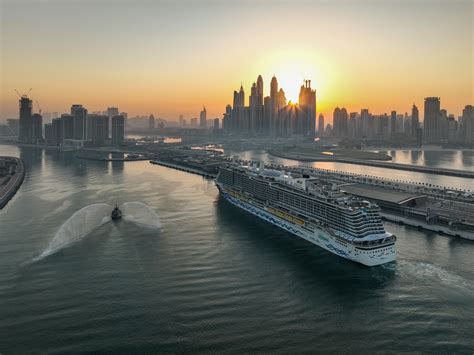 Dubai Harbour Welcomes First Passengers For The 2022 23 Cruise Season