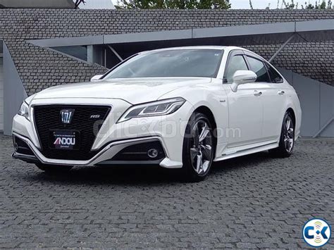 toyota crown rs advance