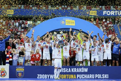 Niesamowity finał Pucharu Polski Wisła Kraków z trofeum Angel Rodado