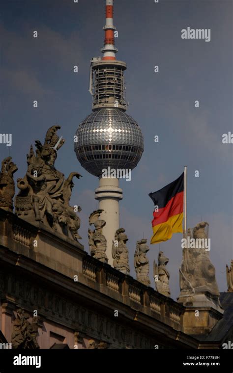 Statue Statuen Skulptur Hi Res Stock Photography And Images Alamy