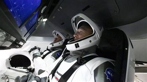 Spacex Successfully Returns Nasa Astronauts To Earth Pcmag