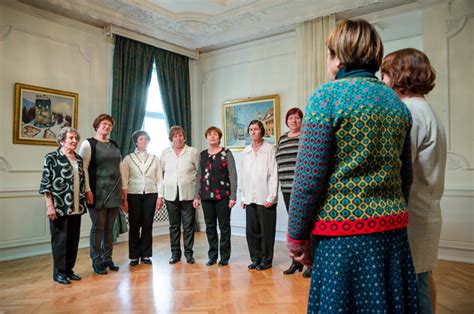 OBMOČNO SREČANJE PEVCEV LJUDSKIH PESMI IN GODCEV LJUDSKIH VIŽ KOROŠKE