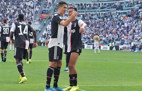 El beso de Cristiano Ronaldo a Paulo Dybala que se volvió viral