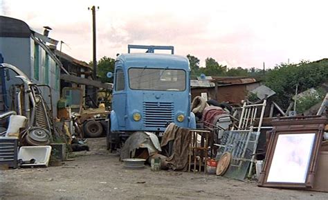 IMCDb Org 1955 Renault 1400 Kg Chassis Cabine R2066 In Elle Cause