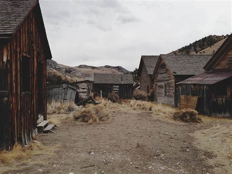 7 Old West Ghost Towns Found in Montana