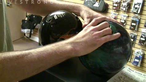 How To Grip A Bowling Ball Youtube