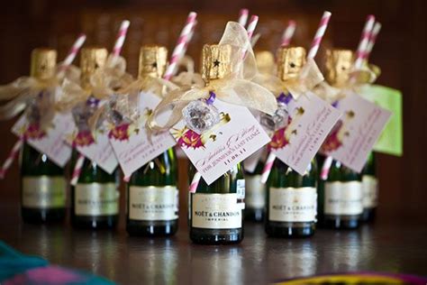 Wedding Countdown 10 Things To Do Last Mini Champagne Bottles Wedding Wine Wedding Favors