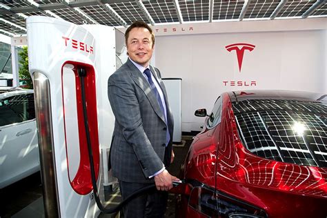 Elon Musk Sebut Mobil Listrik China Jadi Pesaing Utama Tesla