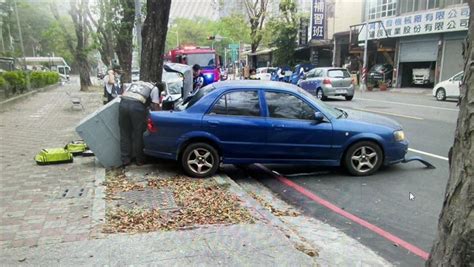 坐路邊休息也被撞！8旬翁遭失控自小客衝撞 夾困變電箱慘死 社會 三立新聞網 Setn