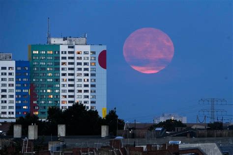 Rara Super Lua Azul Iluminou A Noite Em Todo O Mundo Euronews