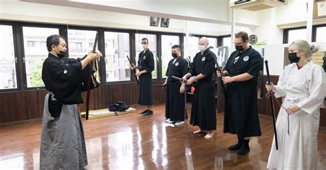 Únase a la experiencia Iaido Samurai en Tokio Klook Estados Unidos